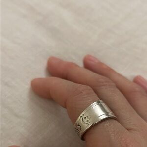 Silver Floral Engraved Band Ring